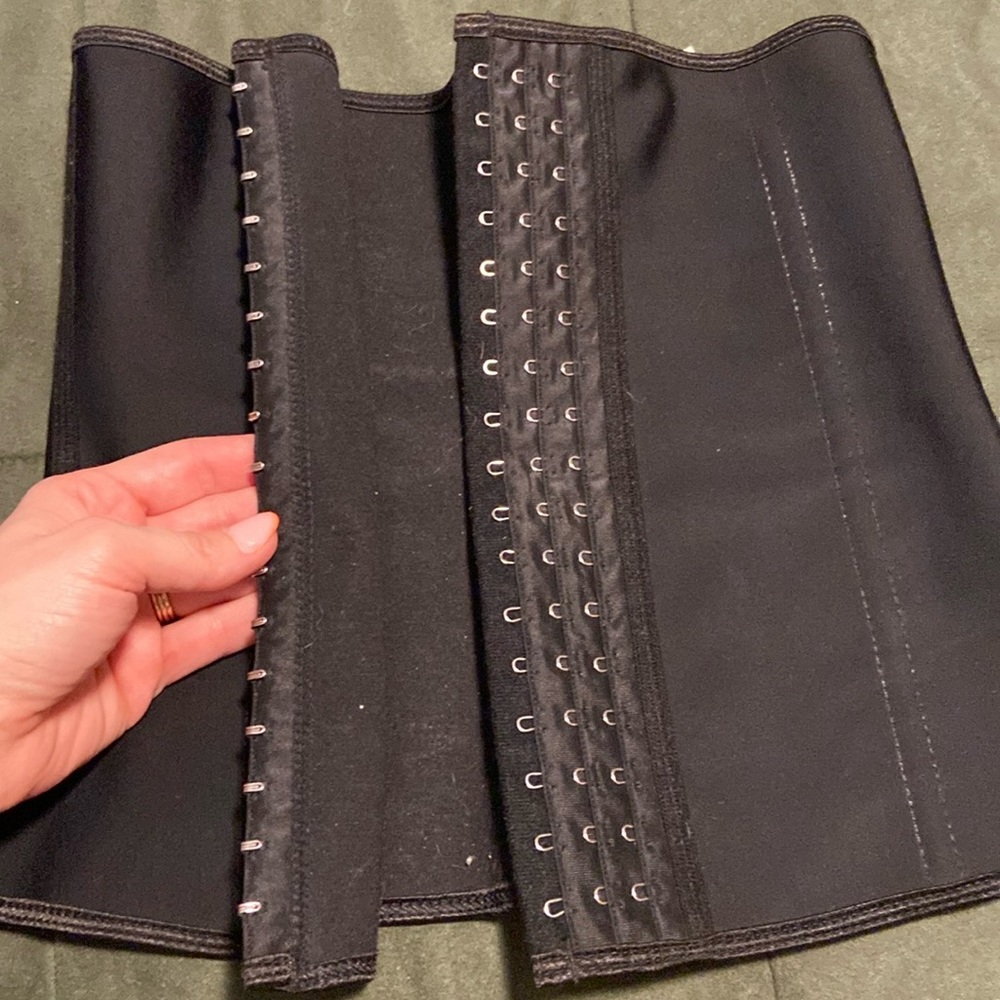 Adjustable waist trainer, soft boned